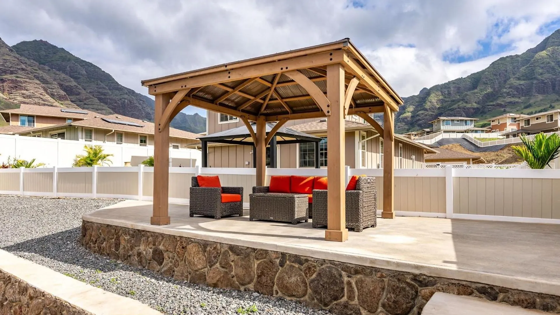 Makaha Villa By Avantstay Mountain Ocean Views Waianae 0*,  USA